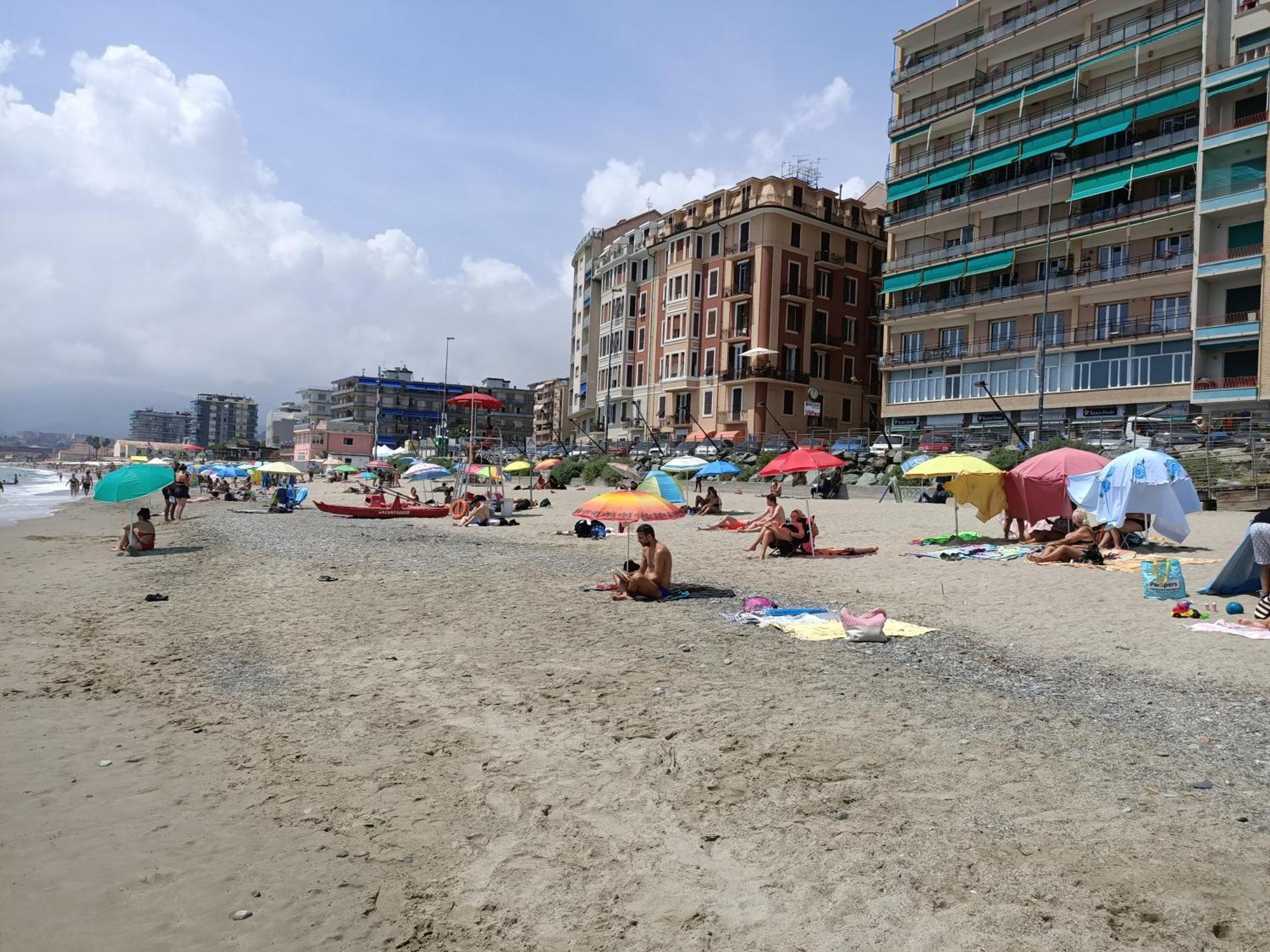 Апартаменты Casa Di Noemi - Seafront With Parking Савона Экстерьер фото