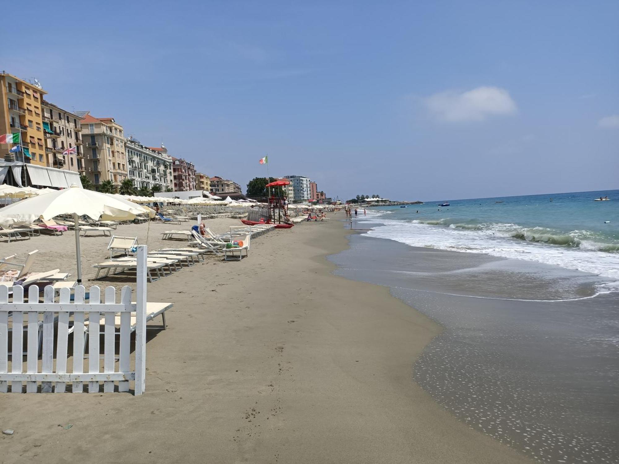 Апартаменты Casa Di Noemi - Seafront With Parking Савона Экстерьер фото